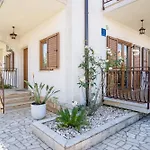 Apartments Maras