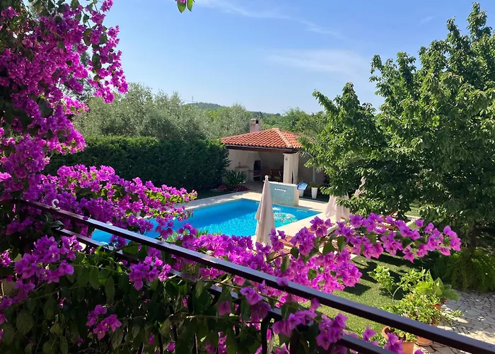 Apartments Maras